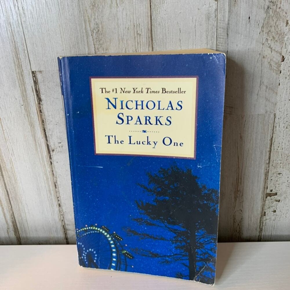 The Lucky One Nicholas Sparks Paperback Romance Novel 2009